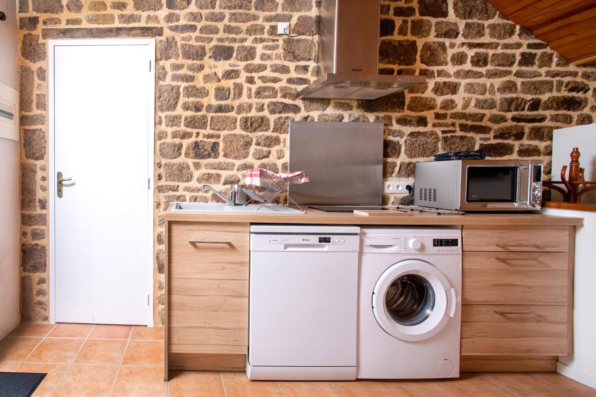 La Mancelliere De Montjoie Chambres D'Hotes Et Gites Saint-Michel-de-Montjoie Bagian luar foto